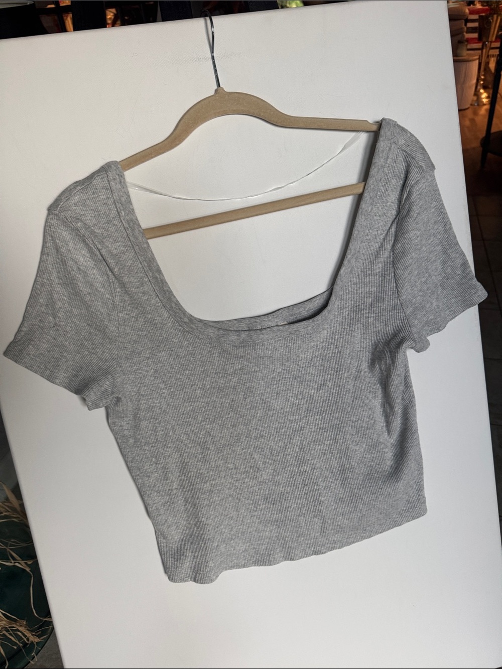 Universal Thread Gray Ribbed Scoop-Neck Crop Top